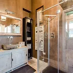 빌라 Villa In Orentano With Private Pool