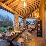 빌라 Villa In Orentano With Private Pool Orentano