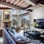빌라 Villa In Orentano With Private Pool *