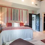 빌라 Villa In Orentano With Private Pool *