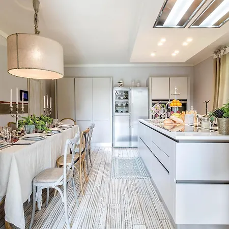 빌라 Stylish With Pool Near Lucca Orentano