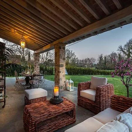 Villa In Orentano With Private Pool *