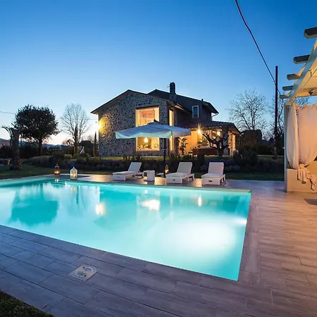 Villa In Orentano With Private Pool * Orentano