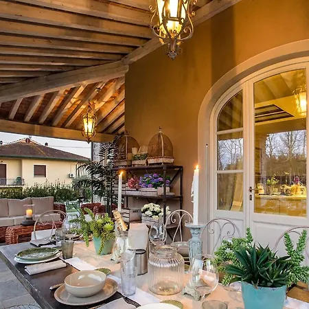 Stylish With Pool Near Lucca
