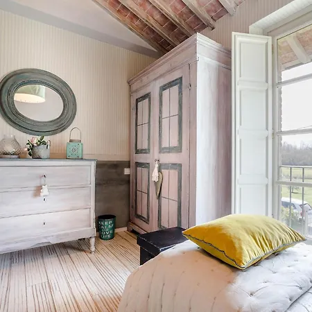 Stylish With Pool Near Lucca 빌라 Orentano