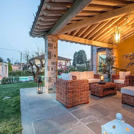 Stylish With Pool Near Lucca 빌라 *