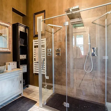 Stylish With Pool Near Lucca 빌라 Orentano