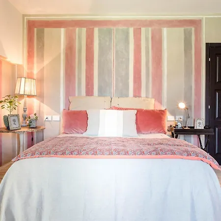 Stylish With Pool Near Lucca 빌라 *
