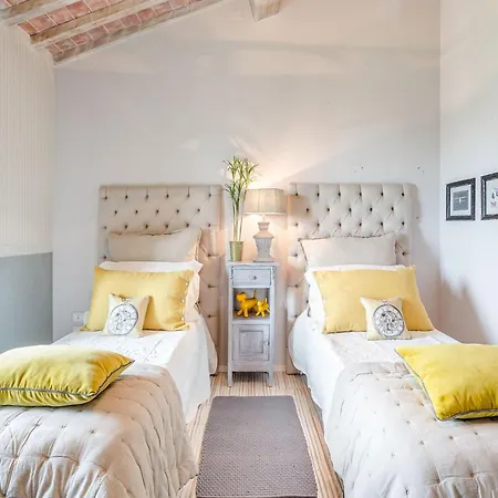 빌라 Stylish With Pool Near Lucca Orentano