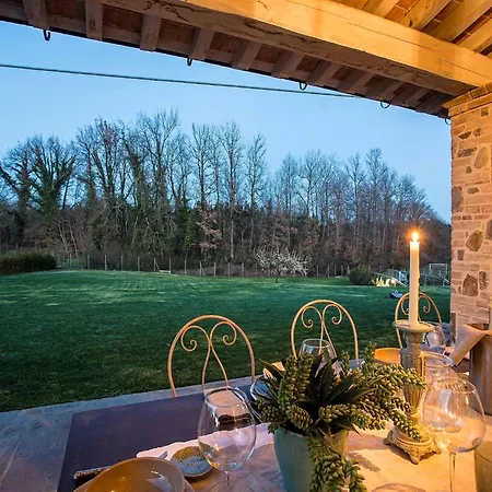 Stylish With Pool Near Lucca 빌라 *