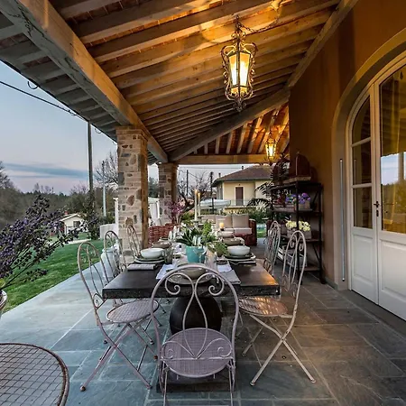 Stylish With Pool Near Lucca 빌라 Orentano