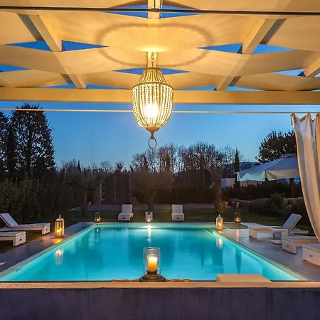 빌라 Stylish With Pool Near Lucca Orentano