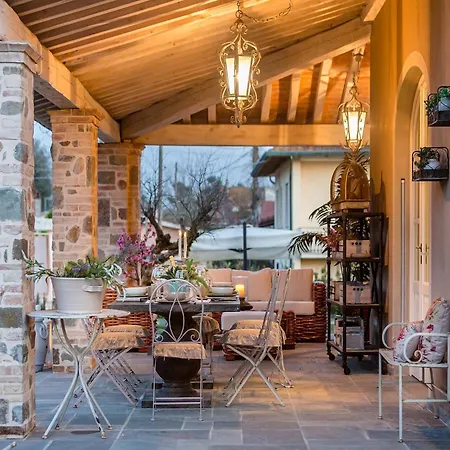 Stylish With Pool Near Lucca Orentano